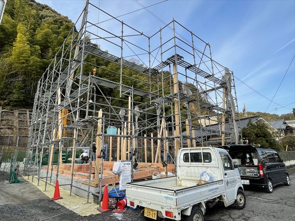 山口県岩国市で事務所新築工事の建方をおこないました。